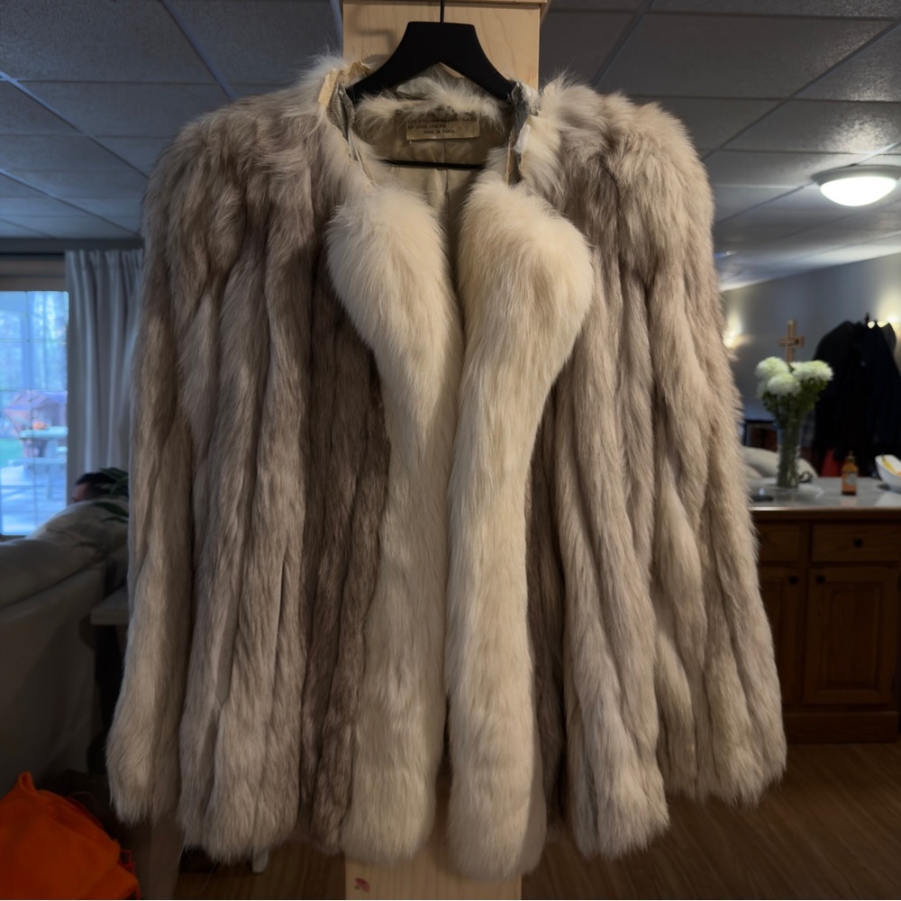 Elegant Fox Fur Coat in Gray and White
